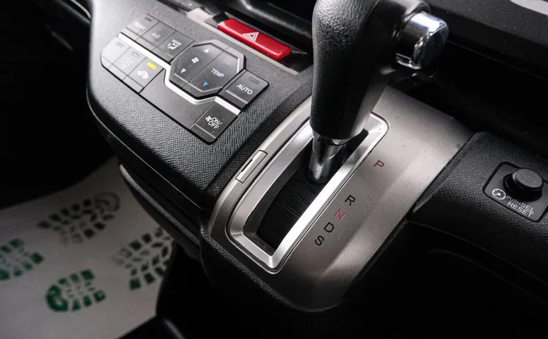 Honda Stepwgn IV Рестайлинг