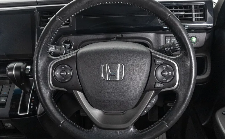 Honda Stepwgn V